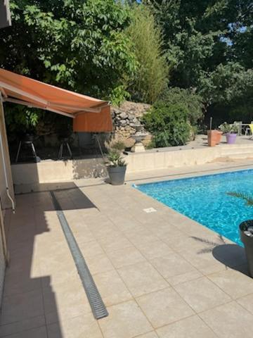 סלון-דה-פרובנס L'Appartement Du Micocoulier מראה חיצוני תמונה
