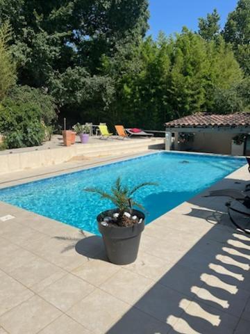 סלון-דה-פרובנס L'Appartement Du Micocoulier מראה חיצוני תמונה